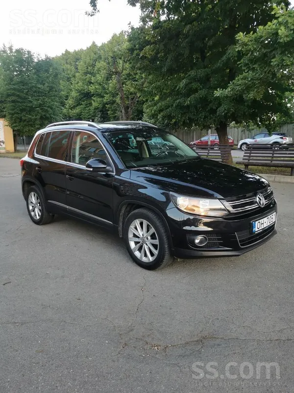 Volkswagen Mašīna ir labā stāvoklī servisa grāmatā ir divas a