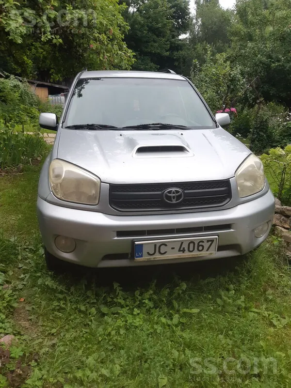 Toyota Pārdodu Toyota Rav4, bez TA. ...