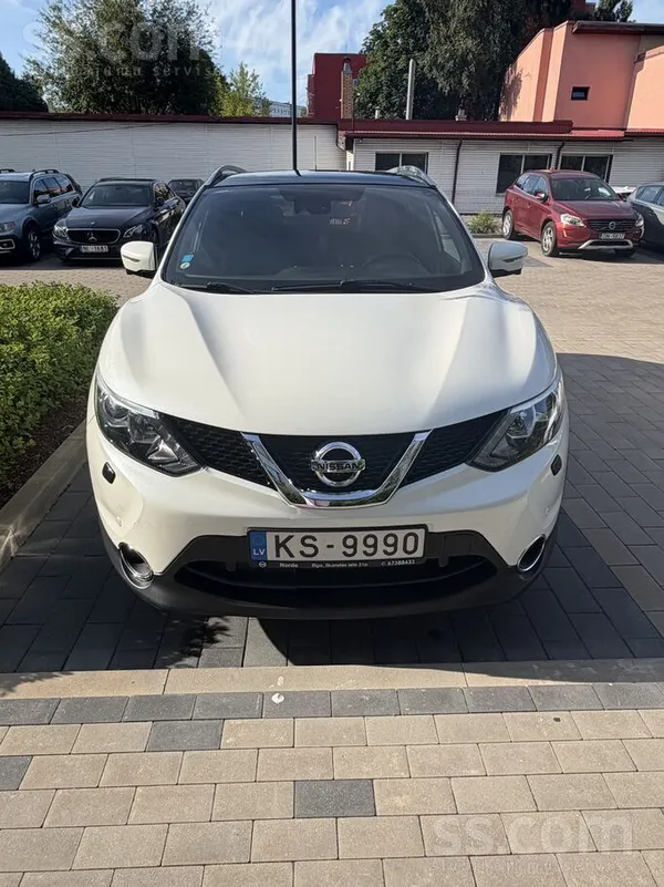 Nissan Auto iegādāts Latvijā, divi īpašnieki. 