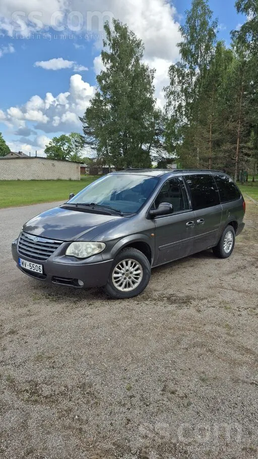 Chrysler Pārdod sakarā ar cita auto iegādi. 