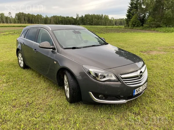 Opel Pārdod Opel Insignia labā tehniskā un vizuālā stāv