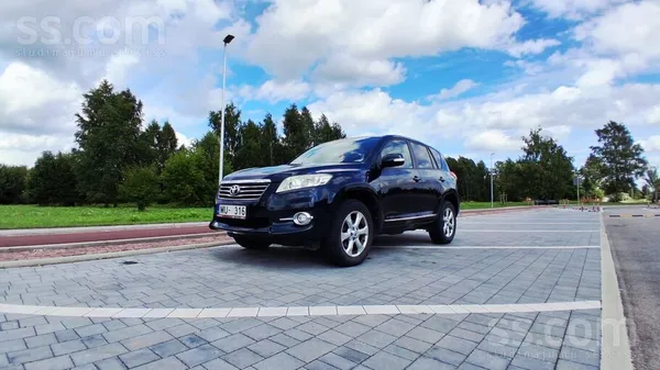 Toyota Sakarā ar jauna auto iegādi tiek tirgots mīļš, lol