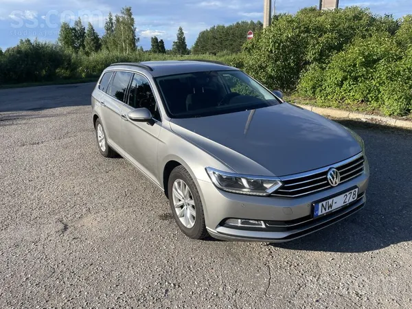 Volkswagen Auto ir ļoti labā tehniskā un vizuālā stāvoklī ar 