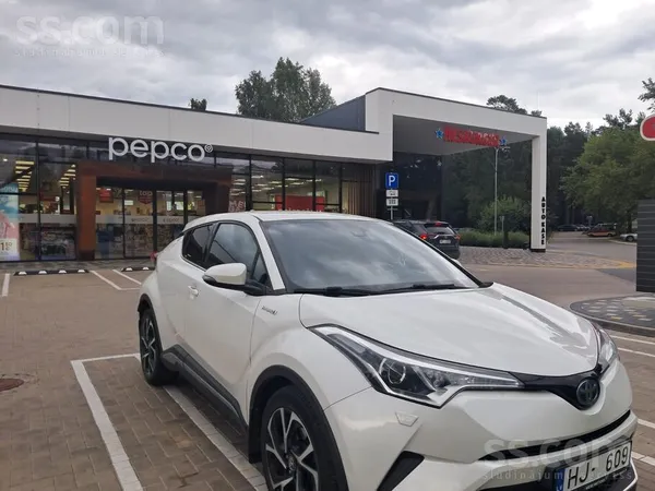 Toyota Pārdodu ļoti koptu un labi uzturētu Toyota C-Hr. A
