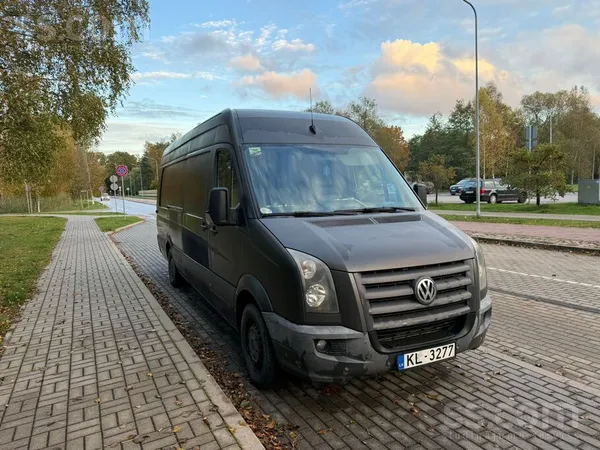 Volkswagen Pārdod VW Crafter kravas furgonu, 2010. gada. 
