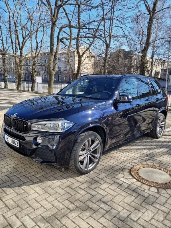 BMW X5 Xdrive 30D (F15) Mpack

Mēs izskatām arī maiņas variantus ar piemaksu