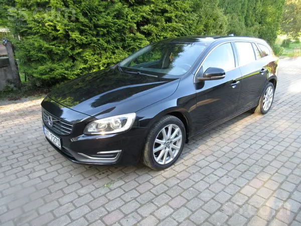 Volvo Pārdod volvo v-60 labā stāvoklī, divas atslēgas, i