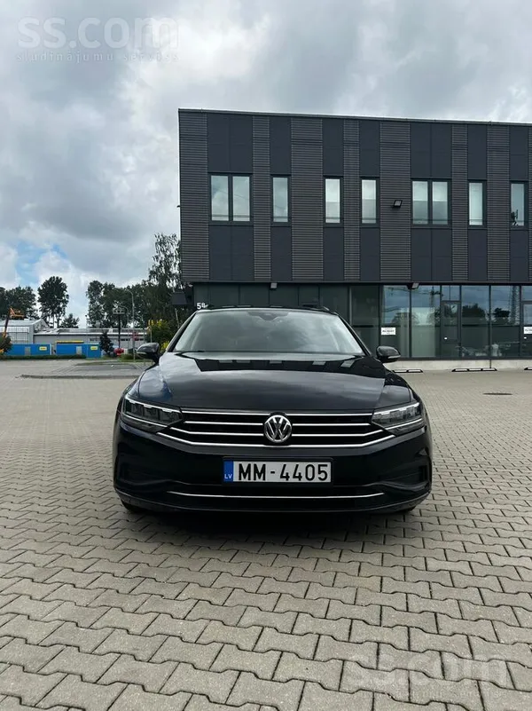 Volkswagen Labs auto, vairāk pa telefonu, cena nav runājama.