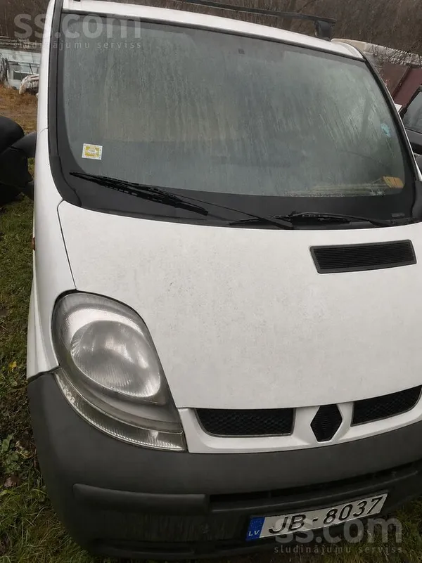 Renault Pārdod Renault Trafic, 2005. gada, garā bāze.