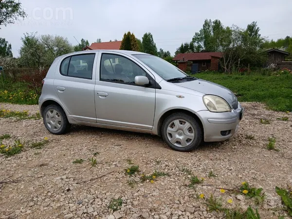 Toyota Pārdodu savu uzticamo Toyota Yaris, jo iegādāts ci