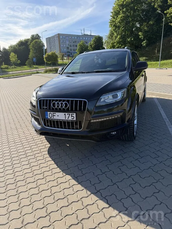 Audi Pārdod Audi Q7, 7 sēdvietas. Latvijā braukts gadu.