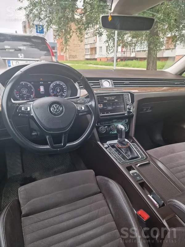 Volkswagen Mašīna labā stāvoklī. T. A. Izieta bez aizrādījumi