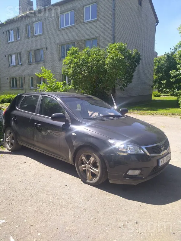 Pārdod Kia cee'd, pusgadu stāvējis, bez apskates. Viss strādā, ekoloģija strādā, ir vizuāli un tehniski defekti. Nodoklis par ...
