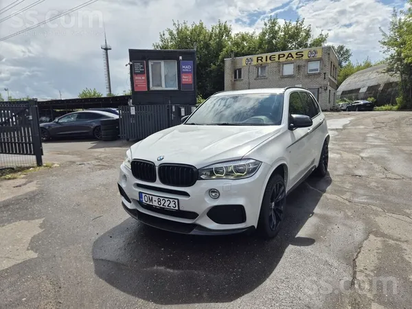 BMW X5 Xdrive30D M-Pack 3.0l dīzelis. 190kw 
Tehniskā apskate derīga līdz 0