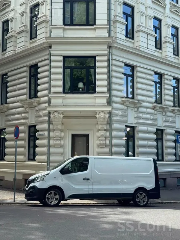Renault Pārdodu labi uzturētu un uzticamu kravas furgonu. 