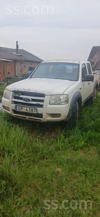 Ford Pārdod Ford Ranger ar defektu