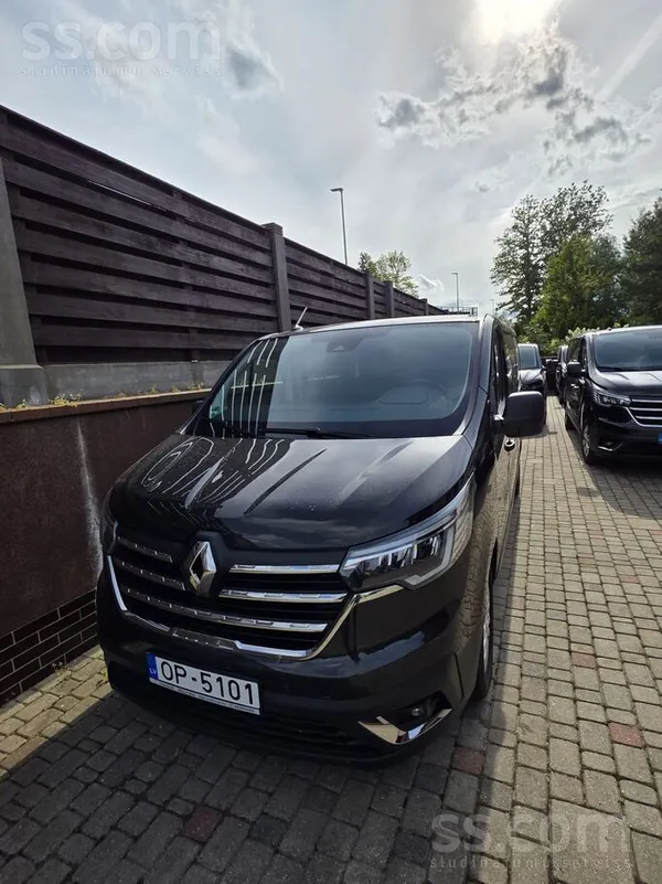 Renault Pārdodu Renault Trafic 2.0 dīzelis, automāts, 9 vi