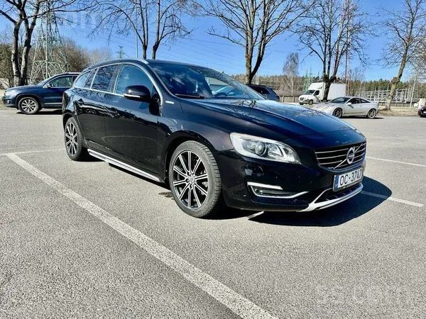 Volvo Продаю Volvo v60 plug in hybrid, автомобиль в хоро