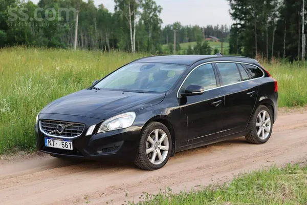 Volvo Pārdodu koptu un ekonomisku Volvo V60 labā tehnisk