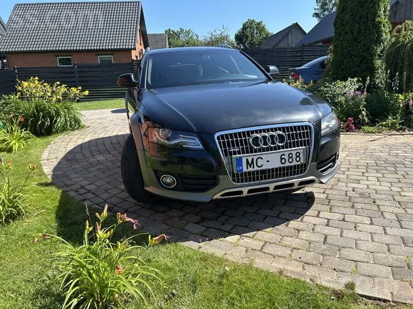 Audi Nesen mainīta eļļa un visi filtri. Auto normālā st