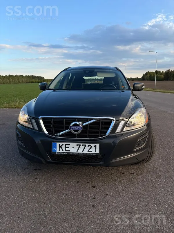 Volvo Stabils un uzticams ģimenes auto. Nav mocīts pa la