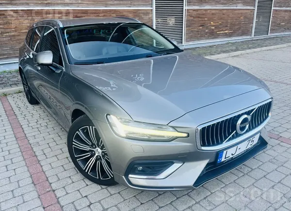 Volvo V60, Inscription. D4, 190zs. 

Aprīkojums:

-Tālo gaismu asistents