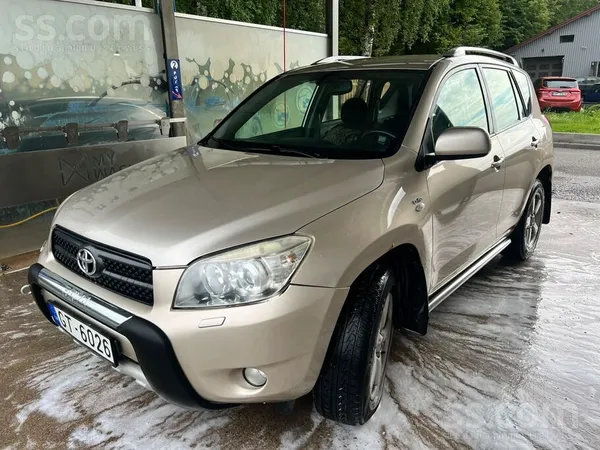 Toyota Pārdodu uzticamu un praktisku Toyota Rav4 D4D, 200