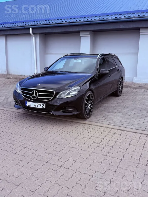 Mercedes Auto ar svaigu izietu TA. 