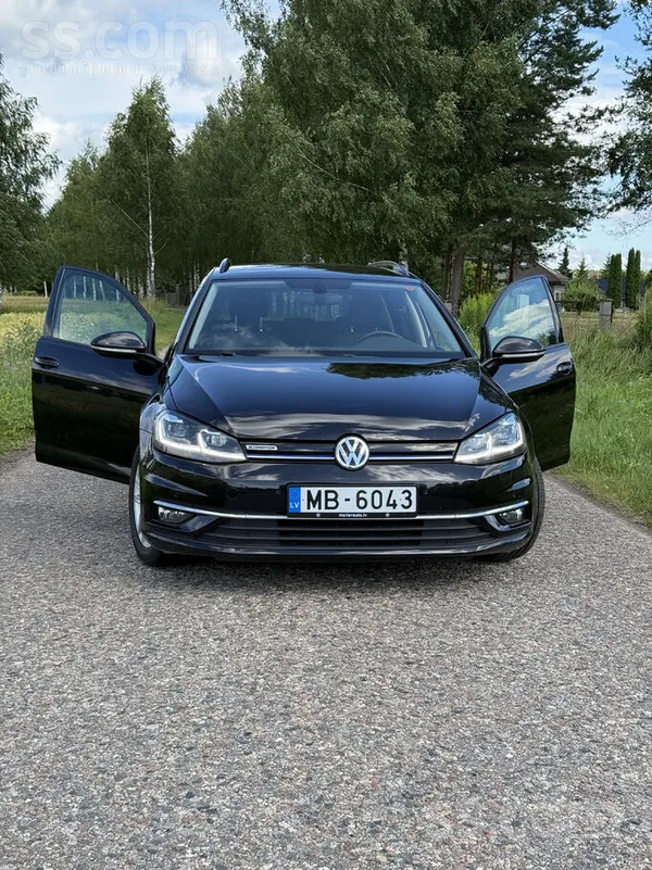 Volkswagen Pardodu savu uzticamo golfiņu. 