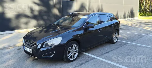 Volvo Volvo V60 ar 2.0 120kw dīzeļdzinēju un automātisko