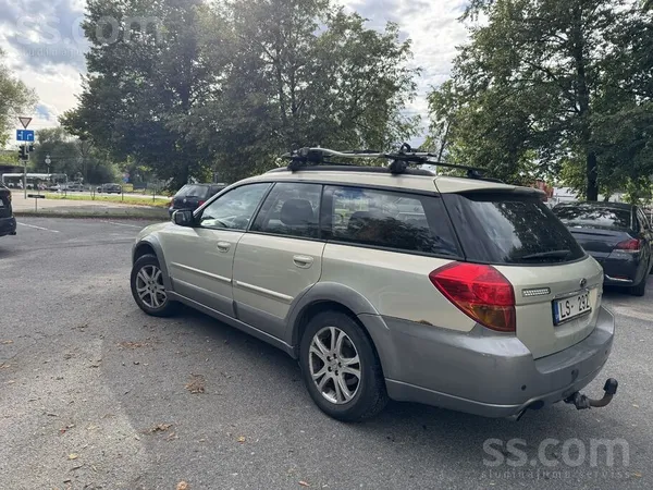 Subaru Pārdodu Subaru Outback 2.5 benzīns/gāze pilnpiedzi