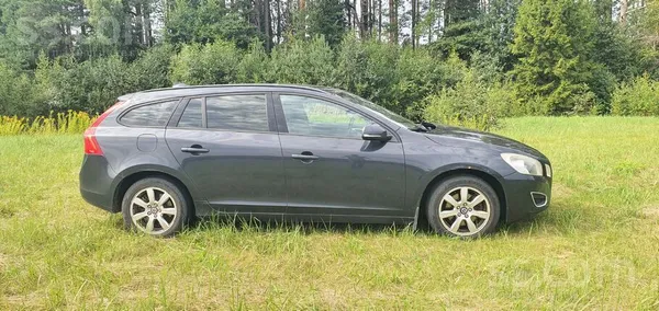 Volvo Pārdod Volvo V60.Auto ir ar virsbūves rūsas defekt