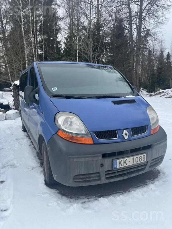 Renault Pārdod Renault Trafic, 2003. gada, 1.9 dīzelis, 9-