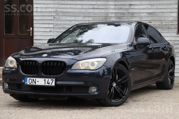 BMW BMW 740D, 3.0 dīzelis (225Kw / 306Zs). Pirmās reģi