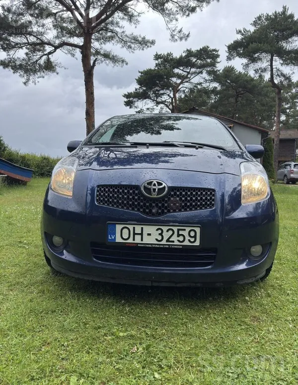Toyota Mašīna labā stāvoklī. Ādas salons, kas labi kopts.