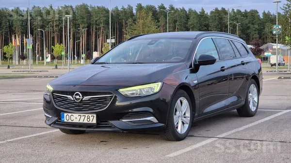Opel Auto labā tehniskā un vizuālā kārtībā.