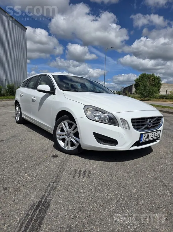 Volvo Pārdodu savu uzticamo balto bultu, Volvo V60 D3 mū