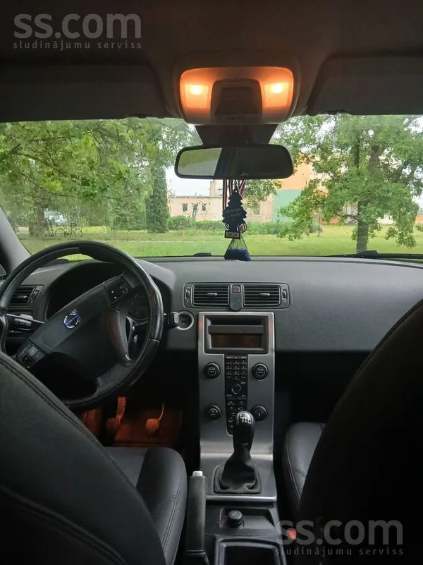 Volvo Jaunas vasaras riepas 2026 gada. Ir vizuāli defekt