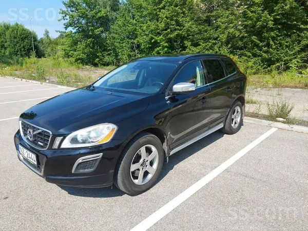 Volvo xc60 , 2.0D , 120Kw/163Zs .
Ļoti labā tehniskā un vizuālā stāvoklī .
