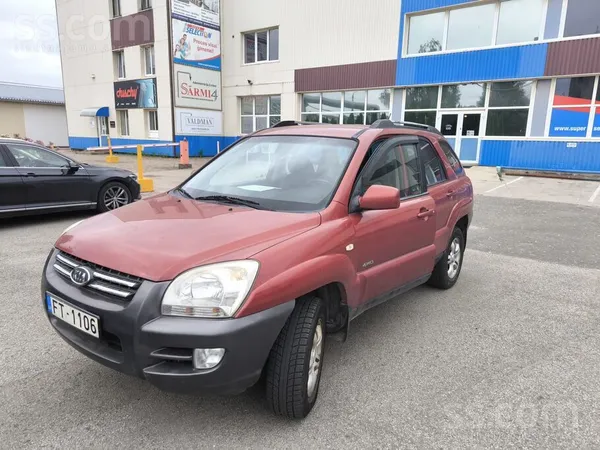 KIA Машина в хорошем техсостоянии большие кузовные раб