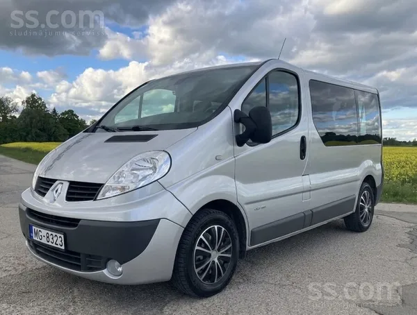 Renault Pārdodu Renault Trafic, 2.0 dīzelis, 9 vietas.