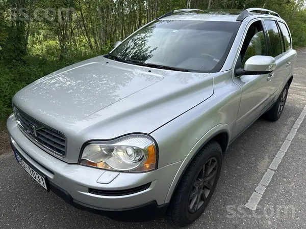 Volvo Pārdodu uzticamu ģimenes auto ar 7 sēdvietām. Dzin