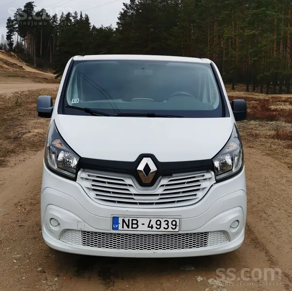 Продаю Renault Trafic 10.2016 года (M1- не нужны виньетки) переделанная в ке