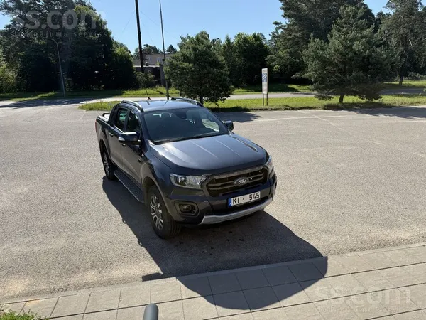Ford Pārdod uzņēmums. Auto ir ideālā stāvoklī. Pa mežie