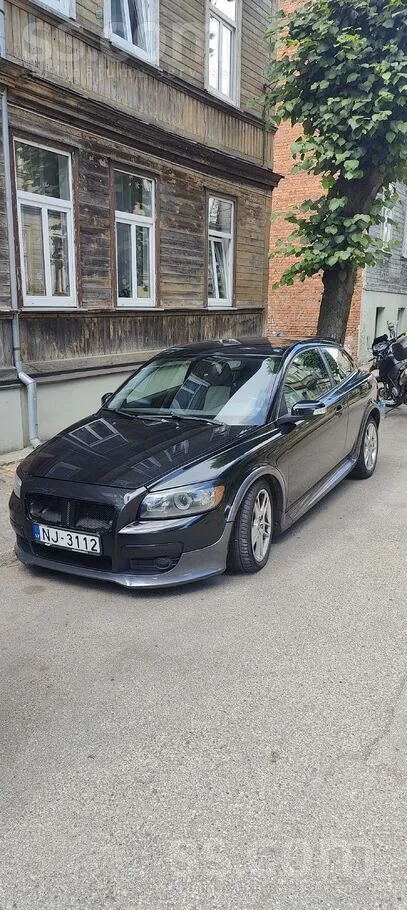 Labs, ekonomisks volvo. 
Viss labi iet un strāda, bet ir vizuālas problāmas