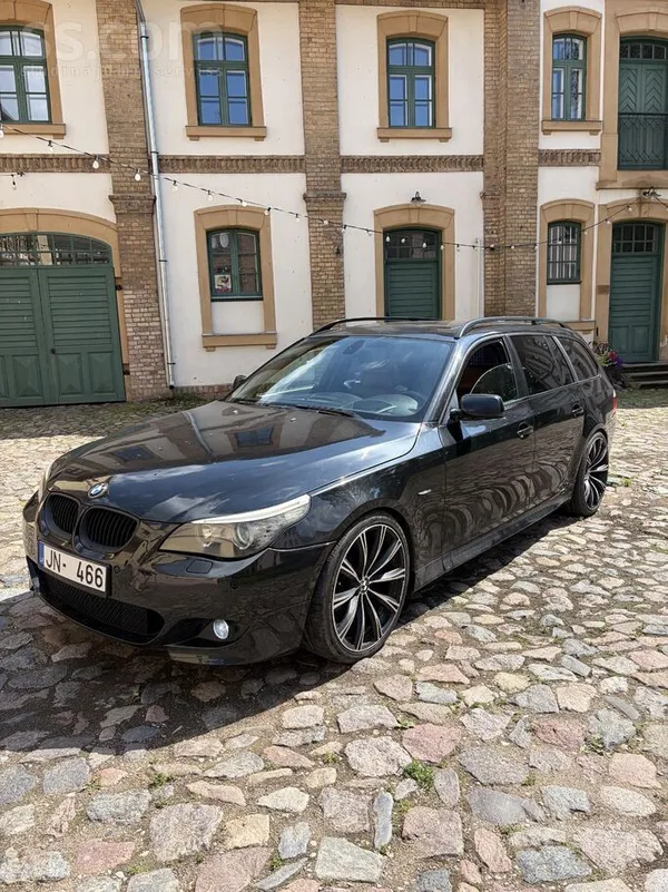 BMW Pardodu vai mainu ( ar piemaksu uz abam pusēm )