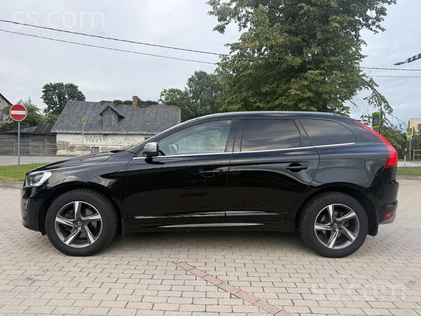 Pārdodu Volvo Xc60 2, 4 D5 4x4, R-Design komplektācija, priekšējā stikla aps
