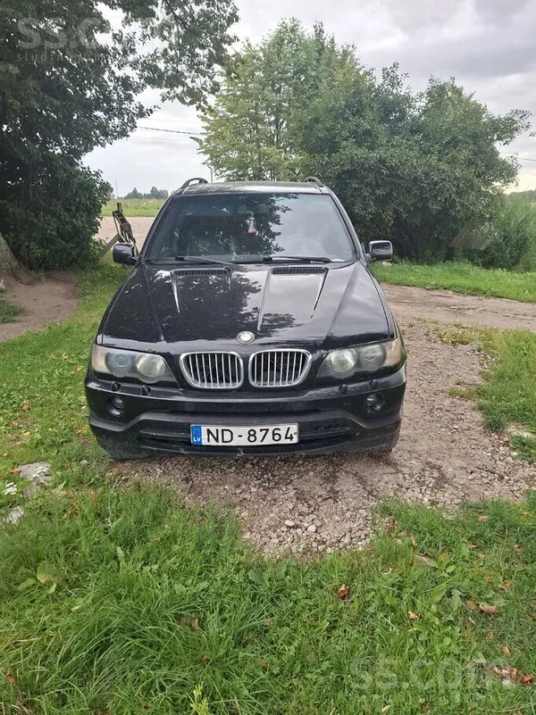 BMW Pārdodu vai mainu pret crysler 300c varbūt bez ska
