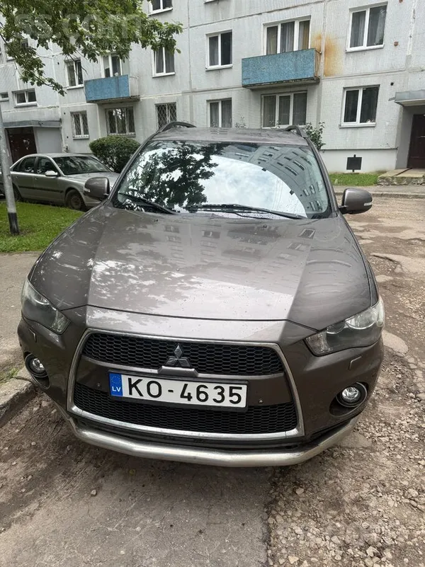 Mitsubishi Šī labi uzturētā automašīna neprasa papildu ieguld