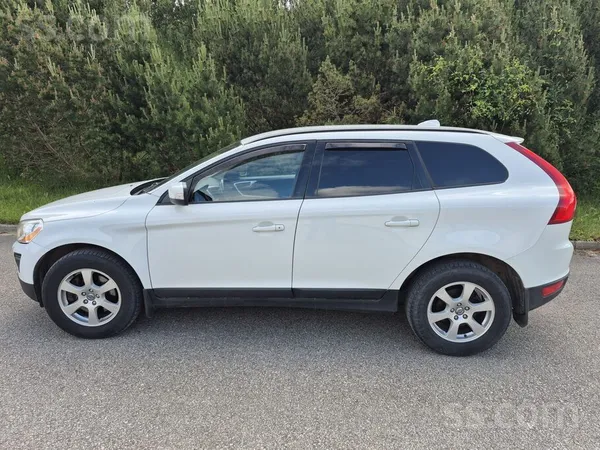 Tiek pārdots Volvo CX 60 ar priekšpiedziņu. Apkopes veiktas regulāri. Auto k